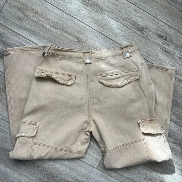 Pol Distressed Edge Cargo Pants Beige Large - Picture 7 of 8